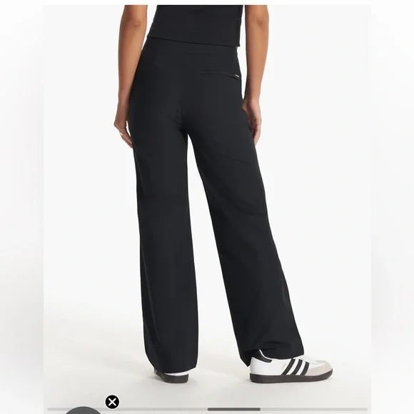 Vuori Women’s Meta Wideleg Pant (short inseam) size Small in Black. - Picture 4 of 8